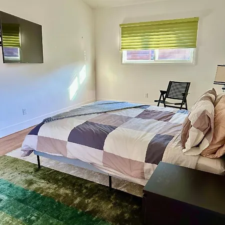 Venice Beach Bungalow-3